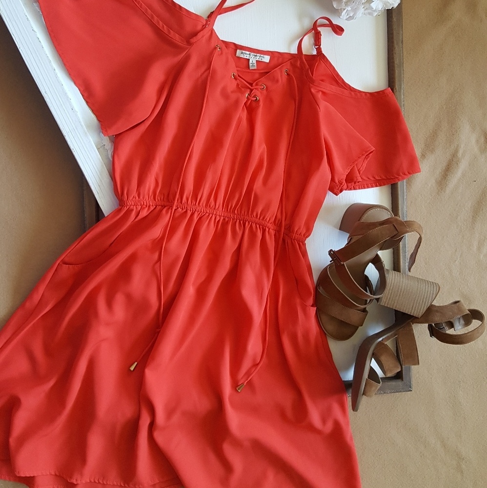 🌺Bright Red off the shoulder dress - Picture 4 of 6